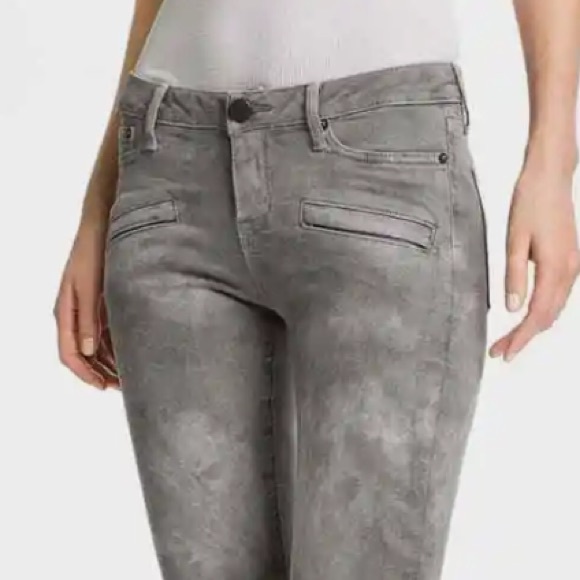 NWOT VINCE MARBLED LASER WASH SKINNY JEANS WITH WELT POCKETS AND SEAMING DETAIL - Picture 3 of 16